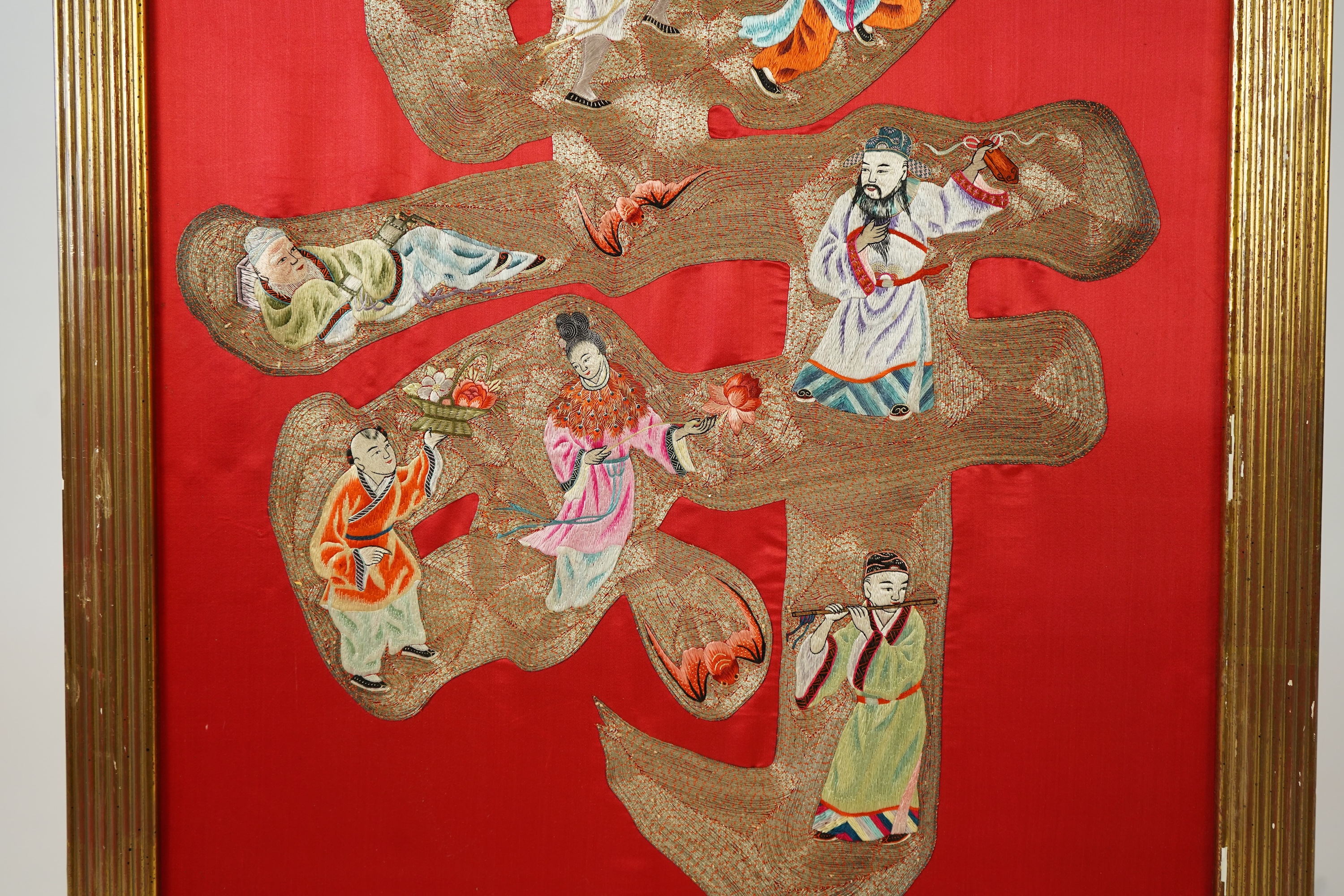 A Chinese embroidered silk 'Shou' character, early 20th century